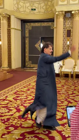 المود: أرقص ولا يهمني شي 😂