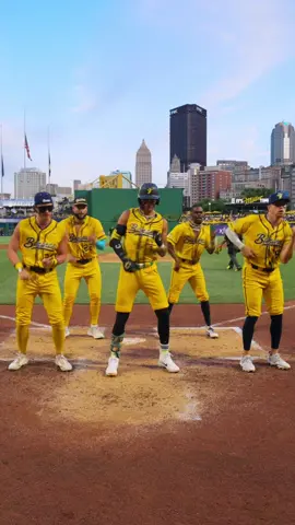 send help, can’t stop hitting the shrek dance😫  Inspo & DC: @Nathan Lust @Isaac  #savannahbananas #bananaball #shrek #dancecircle #funny 