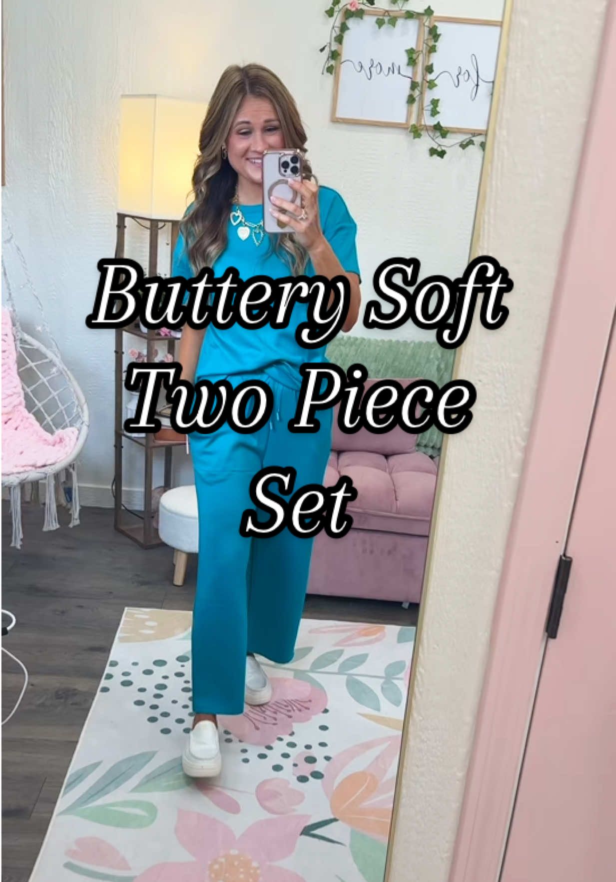 The most buttery soft two piece set! Dress this one up or down! Perfect for teachers! @Pinspark Shop  #twopieceset #matchingset #teacheroutfit #teacherootd #fallfashion 