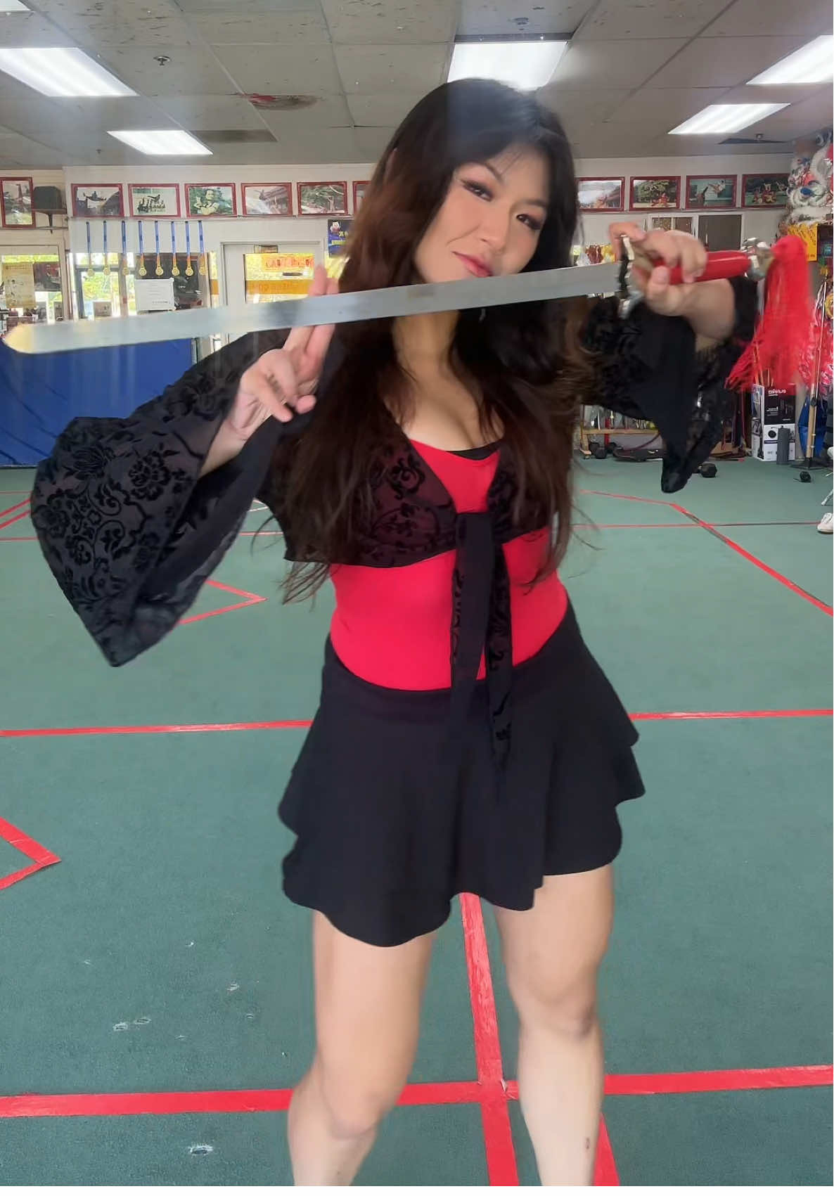FAKE SWORD 🗡️ PROP SWORD 🗡️ #elinameng #martialarts #kungfu #wushu #chinese 