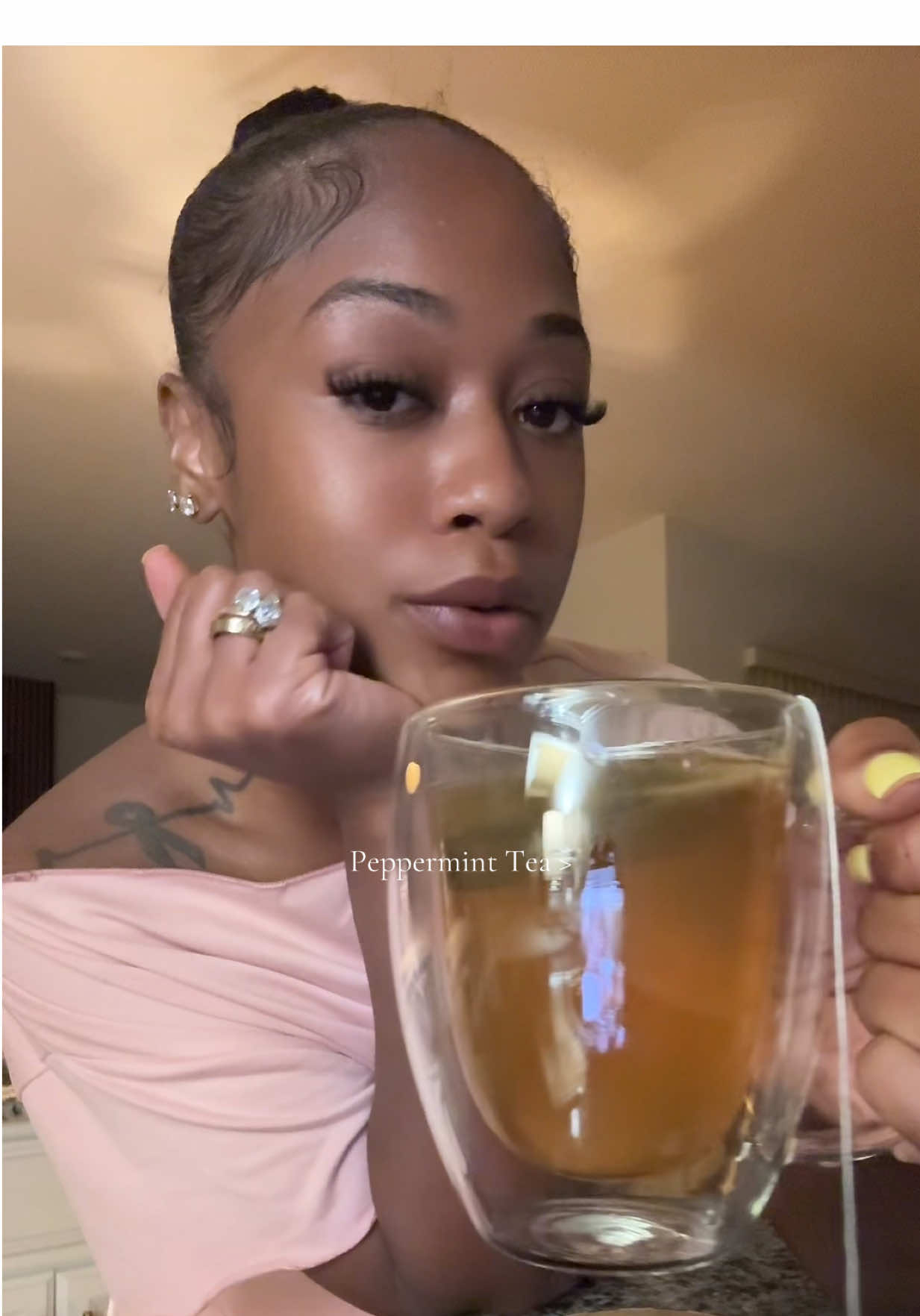 does anyone else get an upset stomach from drinking tea on an empty stomach? 
