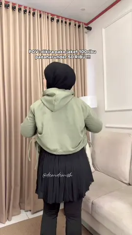 Membalas @Ryn08✨ belinya disini 😍 50k tapi mantep banget #fyp #jaketcrop #jaketolahraga #jaketsport #ootdolahragahijab 