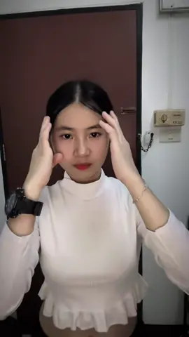 เสื้อขาว