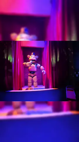 Five Nights Freddy’s has come to life at Universal Studios Hollywood and this haunted house is PHENOMENAL! #universalstudioshollywood #unistudios #universalstudios #horrornights #halloweenhorrornights   