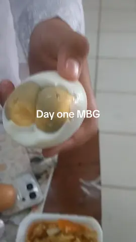 Kayak mirip apa ya 😭#dayone #mbg #telor #fypシ #makanbergizicore 