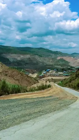 #ဖားကန့်ကျောက်စိမ်းမြေ တနေရာ#မြင်ပါများပီးချစ်ကျွမ်းဝင်အောင်လို့🤒🖤 #ရောက်ချင်တဲ့နေရာရောက်👌 
