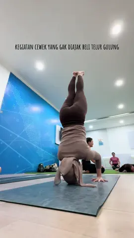 gpp ga beli telur gulung 🧘🏻‍♀️ #yoga #yogapose #yogatok 