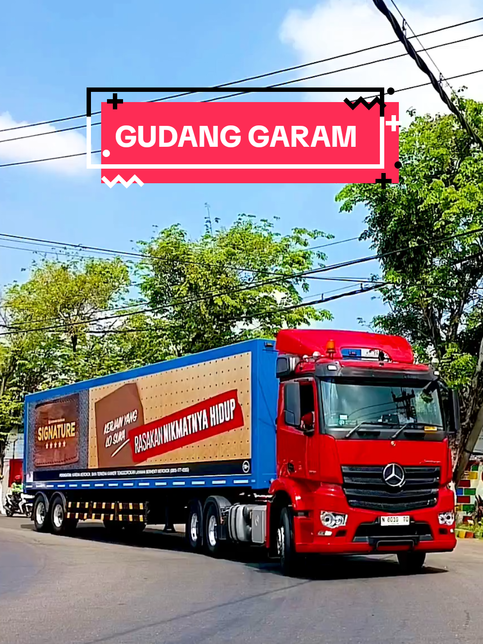 Rombongan Truck Mercedes-Benz Axor 2523, Actros 2636, & Mitsubishi L300 milik PT Gudang Garam Kediri