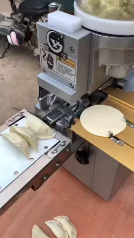 Japanese style fried dumpling machine #foodmachinery #foodmachine 