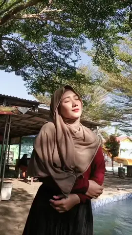 hp nya goyang kena angin🥲
