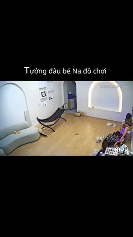 Tưởng đâu bé Na đồ chơi