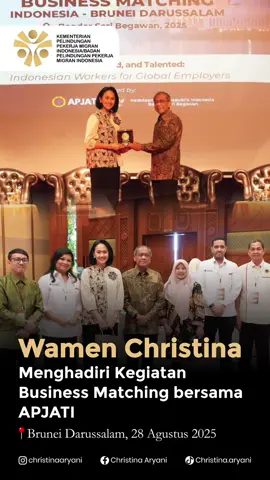 Dari kunjungan kerja saya ke Brunei Darussalam minggu lalu, salah satunya untuk menghadiri gelar business matching yang diselenggarakan KBRI Bandar Seri Begawan dan APJATI. . Perwakilan 20 perusahaan penempatan atau P3MI hadir langsung untuk dipertemukan dengan agensi serta perwakilan perusahaan Brunei dengan beragam kebutuhan.  . Peluang-peluang di sektor perkebunan, perikanan, konstruksi serta hospitality menjanjikan untuk ditindaklanjuti teman-teman P3MI. Semoga sukses dan berlanjut 🙏 . #ChristinaAryani #WamenChristina #WamenP2MI #WakaBP2MI #ChristinaGolkar