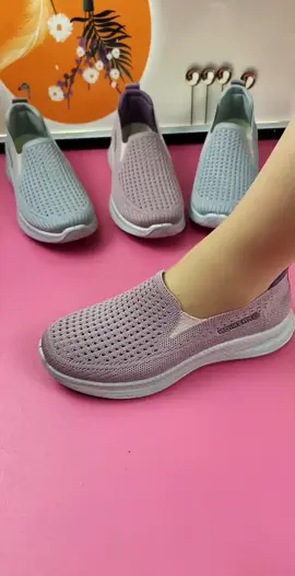 #sepatuwanita  #sepatusneakerswanita  #sepatufashion 