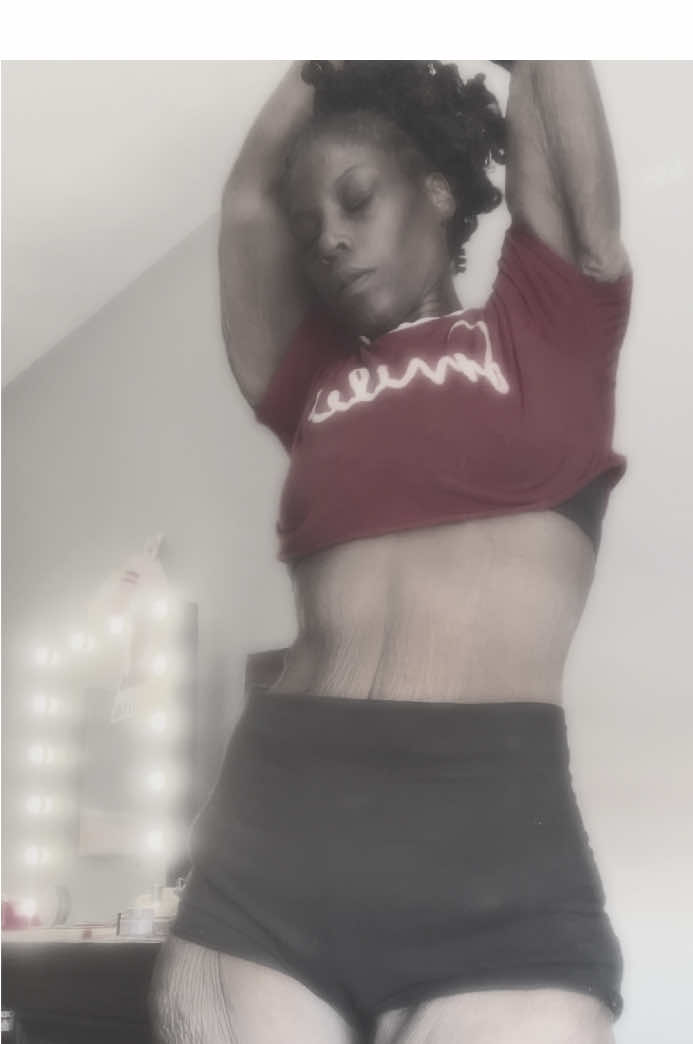I use to think confidence only comes with the “perfect” body #LooseSkinLove #WLSCommunity #BodyConfidence #TransformationJourney #UnstoppableMe