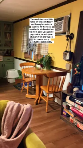This is technically our first real dinner table that’s not a bar top 🤭 ALSO I was just asking thomas what animal I was gonna have in my kitchen and little clown pigs seem perfect omg #fyp #florida #southerngothic #vintage 