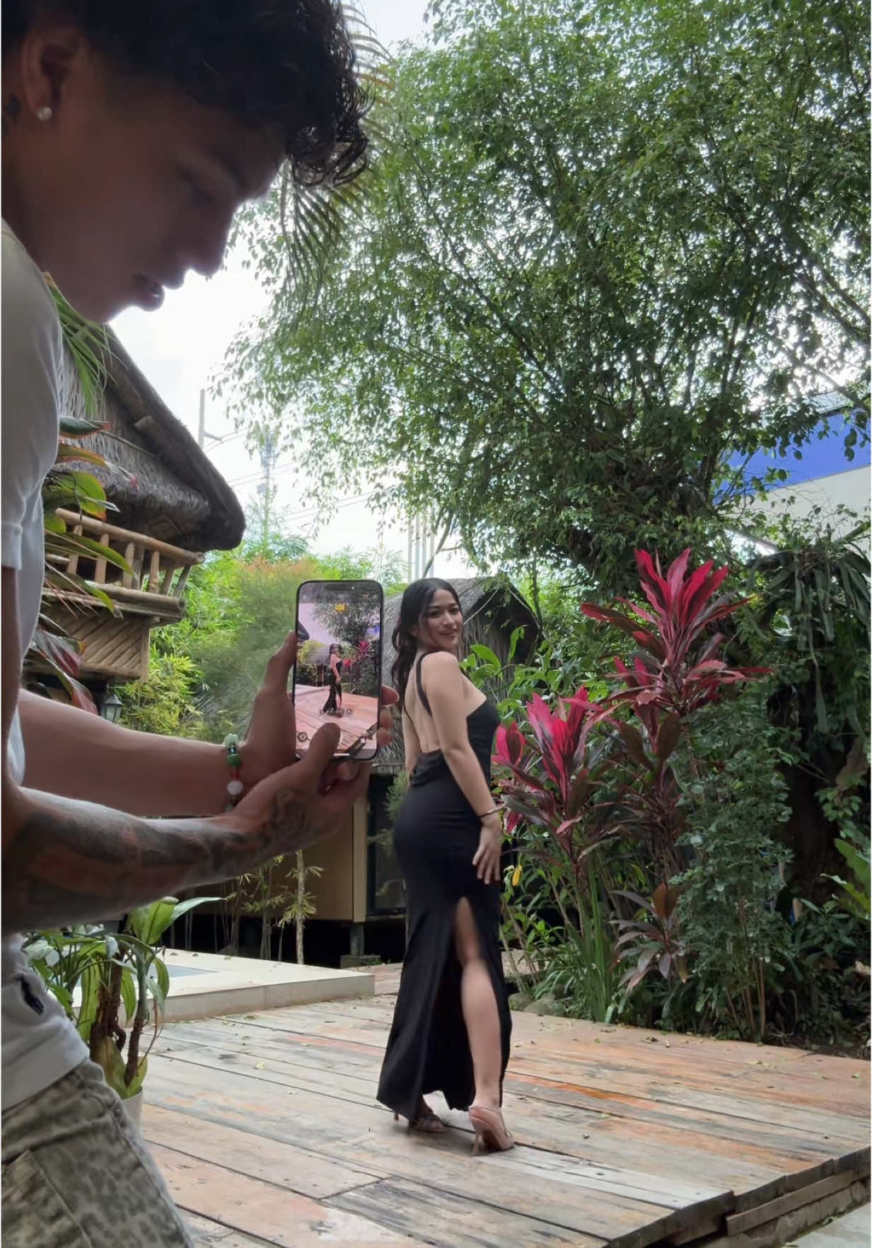 Buy her that dress n take them pics