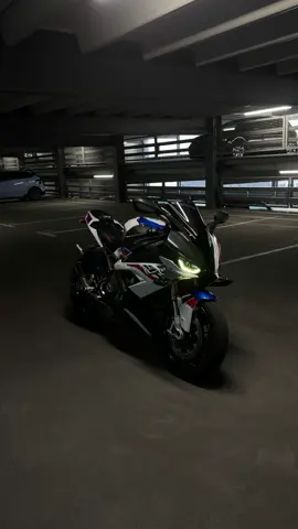 👽👽👽                                                       #biketok #s1000rr #m1000rr #bikersoftiktok #s1k 