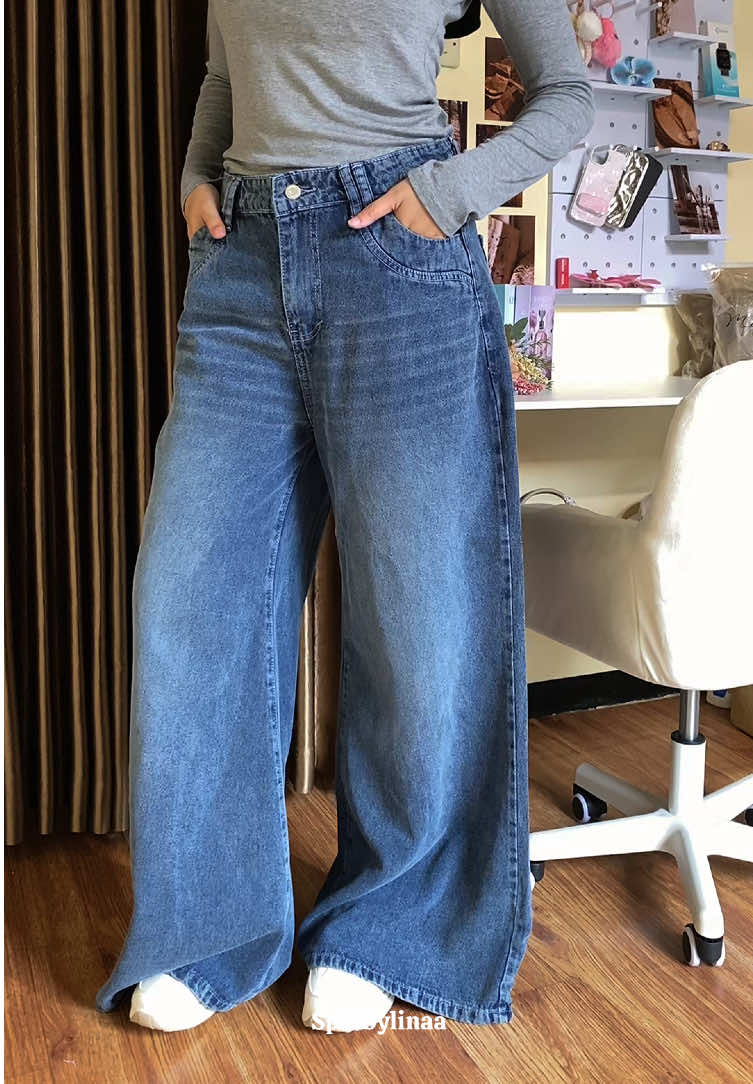 Pliss ini jeans gombrong yang aku cari cariii🥹 cakepp bgtttt🫰🏻✨ @VIERLIN JEANS  #vierlinjeans #outfit #jeans #jeanshighwaist #jeansgombrong 