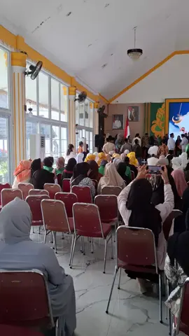 berbagai bantuan disalurkan...