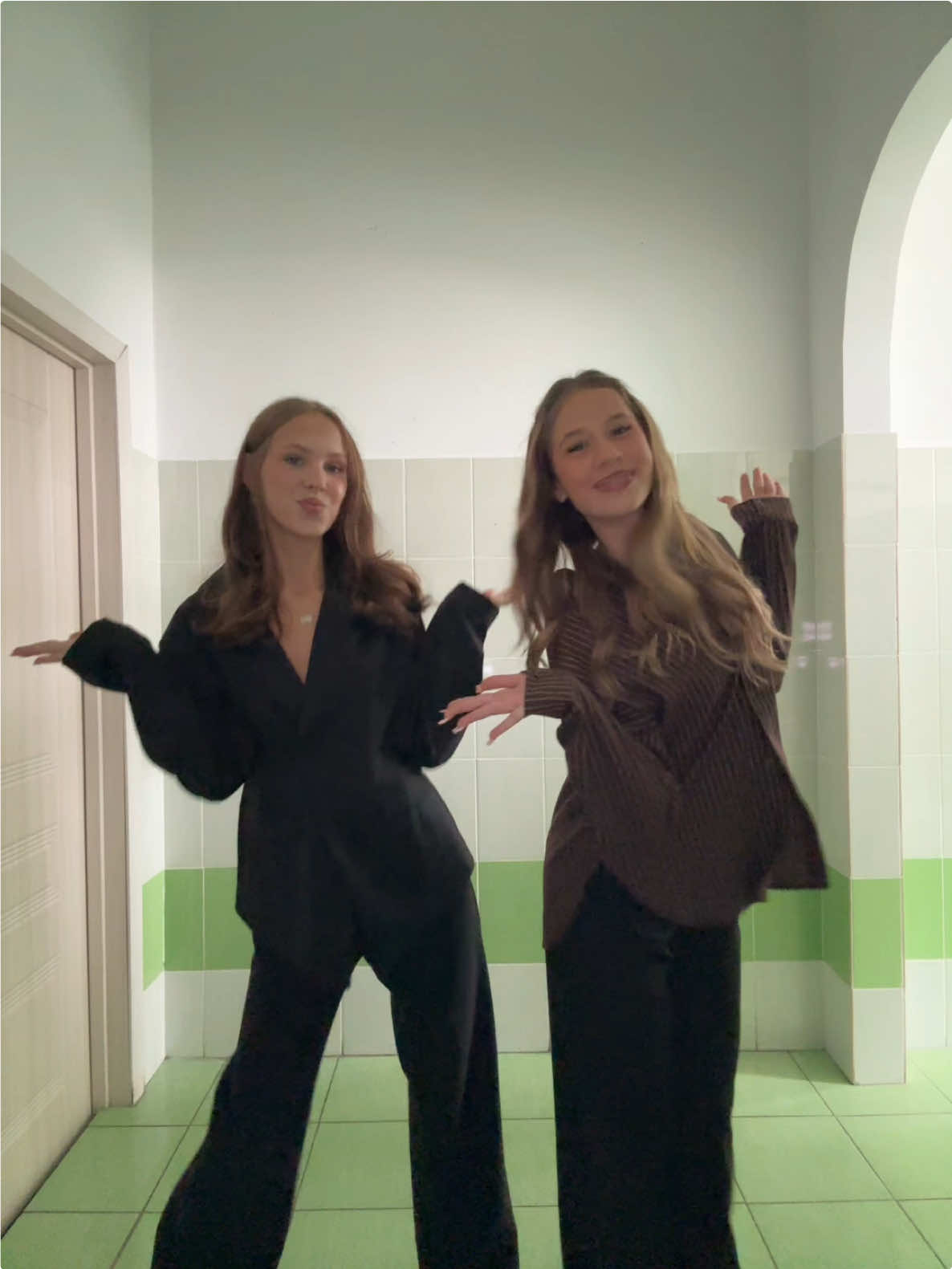 🐈‍⬛🐈‍⬛  #fyp #dance #bff #viral #fyppppppppppppppppppppppp 