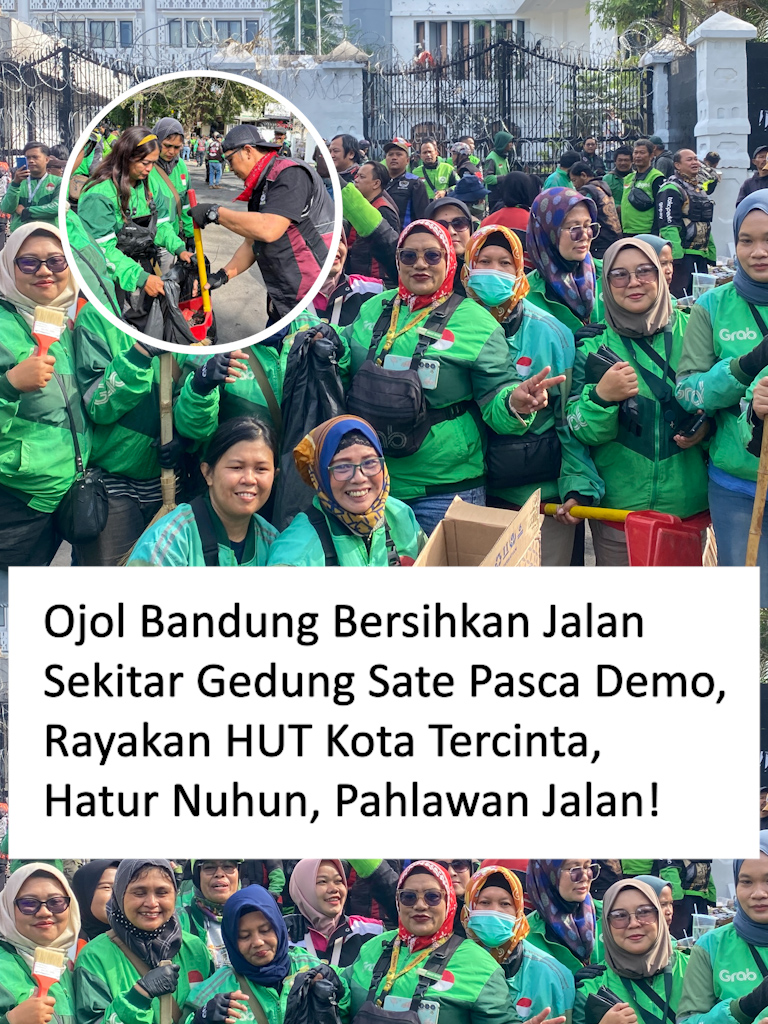 Ojol di Bandung Bersihkan Jalan Sekitar Gedung Sate, Respect Buat Kalian!🙏💚 Ojol Saling Jaga💚 #ojol #ojekonline #aksidamai #grab #fyp #virall #bandung