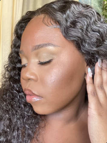 This wig makes getting ready SO easy 🖤 26 inches of water wave, pre-plucked, bleached knots, and completely glueless. It melts into my scalp with zero effort. Ready to switch up your look? Grab yours today from @OQHAIR @oqhairshop #tiktoktopwigs #Dealsforyoudays #oqhair #oqhairshop #oqhairreviews 