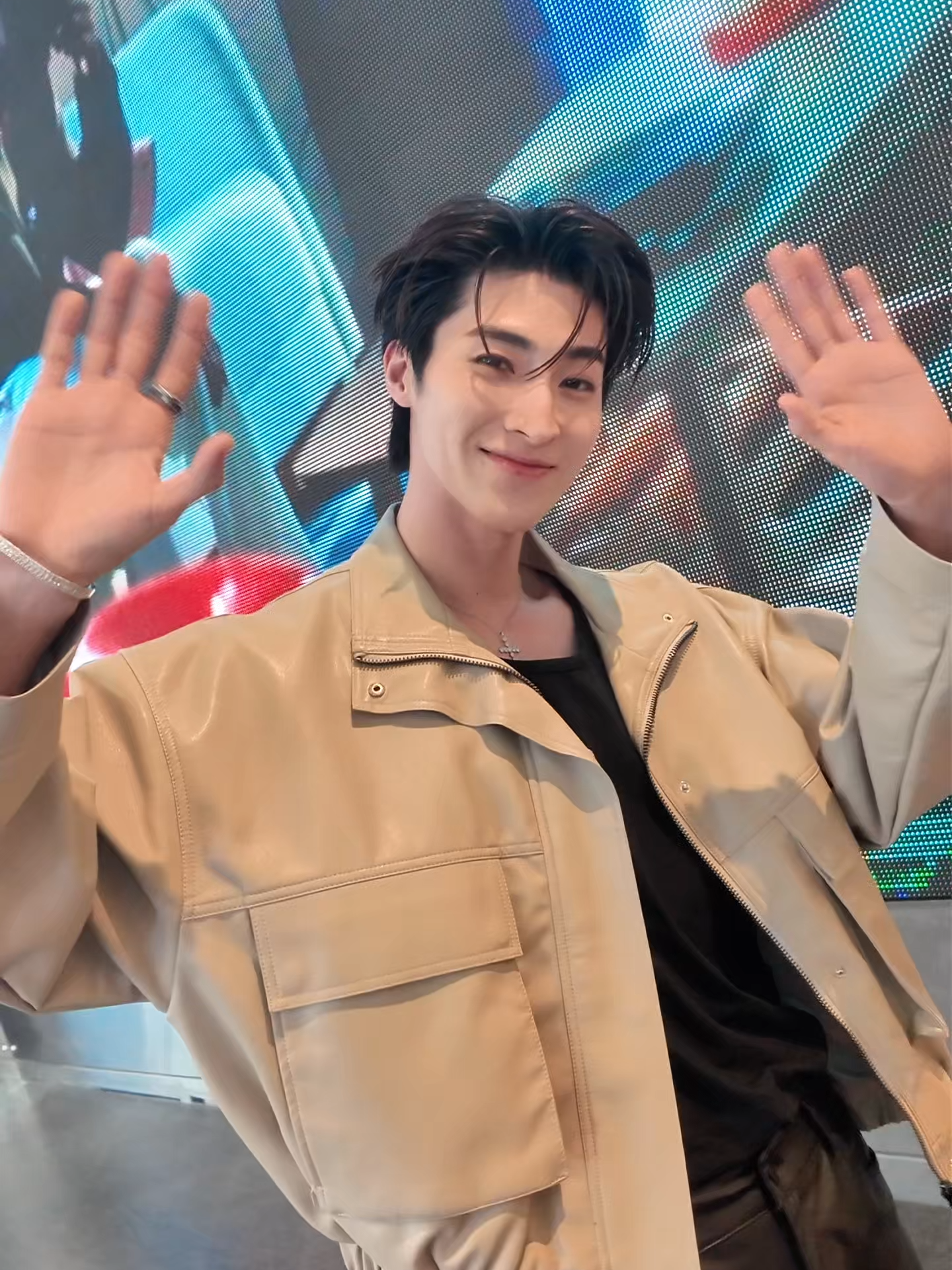 🎶SIAM CENTER MUSIC UPDATE🎶 อยากรู้ว่าเธอยังฟังเพลงเดิมอยู่ไหม และคิดถึงบลูตอนฟังบ้างไหม 🎧🩵 เพราะสยามเซ็นเตอร์คิดถึง Blue Pongtiwat อยู่ทุกครั้ง เลยชวนหนุ่มบลูเอา MV เดบิวต์ซิงเกิ้ล เพลง 