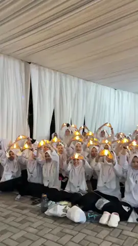 HMQ LIRBOYO BERSHOLAWAT 🥹🥹 @dija @arrayyofficial  #lirboyo#hmq#bersolawat#pondok#maulidnabi 