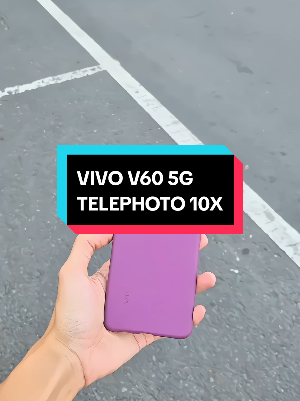di Zoom malah HD ??? jelass dong, V60 sudah dibekali Telephoto 50mp Sony IMX882. Yang pastinya hasil fotonya lebih detail. Cocok banget buat yg suka foto dari jarak jauh 😁. #vivov60 #v60 #CaptureV60 #zeissportraitupclosefromafar #vivoareab  === @vivocampus Indonesia @vivoofficialareaB @vivokediri_official 