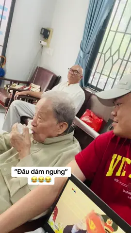 Những khoảnh khắc “hài hước” của Ông Tư Cang khi xem diễu binh 2/9🥰🥰🥰#AHLLVTND #daitanguyenvantau #tucang #A80 #duyetbinh 
