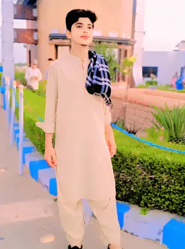 hussain Bhai 😜😜 