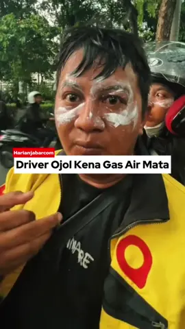 Kisah pilu driver online yang menjadi korban saat mengantar pesanan. Ia terkena tembakan gas air mata di tengah demo 25 Agustus 2025. Aksi ini menjadi bukti bahwa perjuangan untuk rakyat kecil masih panjang. #harianjabar #Demo #GasAirMata #DriverOnline #Keadilan 
