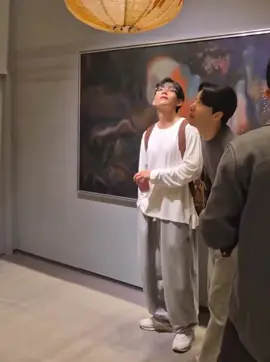 تاي اه من زيارته لمعرض ياخذ العقل مرره😰😔‏#taehyung #تيهيونق #BTS #تاي #تايهيونغ 