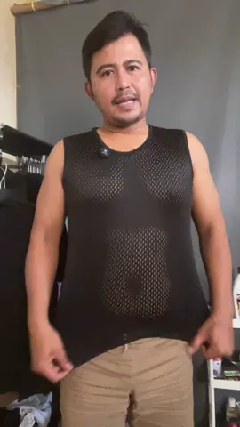 Enak sih nih kaos tanktop nya 
