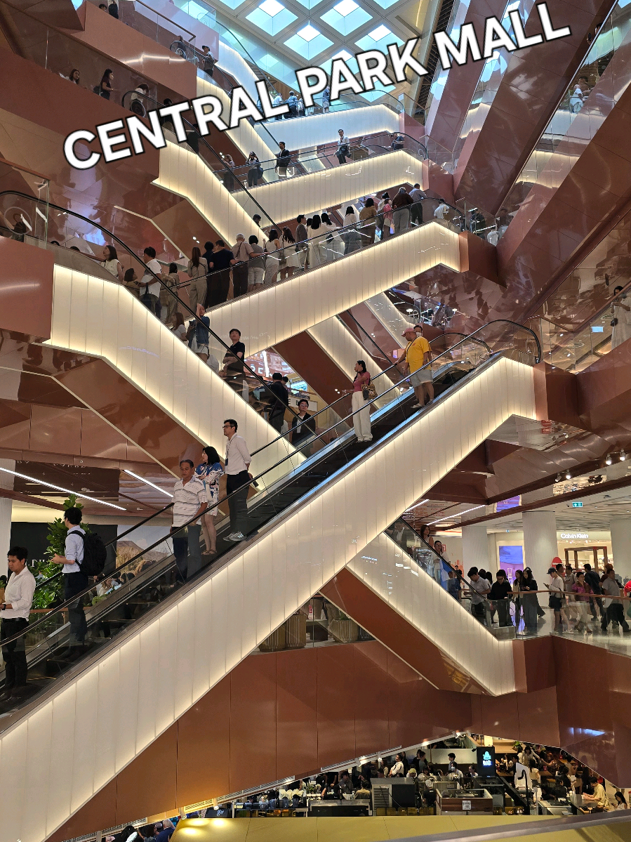 Bangkok Central Park Shopping Mall opened Today 4th of September at Si Lom @centralparkbangkok #bangkok #bangkokthingstodo #bangkokdaily #hellobangkok #bangkoktoday 