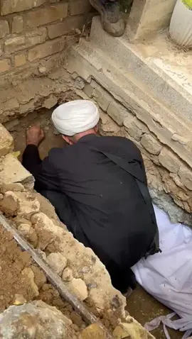 *الفاتحة إلى أرواح الموتى* *‏غادرونا فأصبحت ديارهم موحشةً من بعدهم ، لمْ ولنْ ننسىَ جمالَ أيّامٍ قضيناها بصحبتهم ، تمرّ بنا الأيام وهم في قلوبنا نذكرهم ، ندعو لهم بالمغفرة والرحمة* ‏بين أتربة القبور الهادئة هنـاك أرواح نحبها ما زالت نائمة *( اللهم ارحمهم واغفر لهم ووسع قبورهم واجمعنا بهم بجنات النعيم يارب العالمين ، اللهم ارحم كل غالٍي وغالية فقدناهم ، وجميع موتى المؤمنين والمؤمنات ، خصوصا من ليس لهم من يذكرهم ياغفور يارحيم )* يوم الخميس وليلة الجمعة اشملوا موتانا وموتاكم وموتى المؤمنين والمؤمنات بثواب أعمالكم وطاعاتكم الصالحة ، وبقراءة المباركة الفاتحة مسبوقه بالصلاة على محمد وآله محمد ، وبالصدقة ، واهداء ثواب ذلك إلى أرواحهم جميعا .
