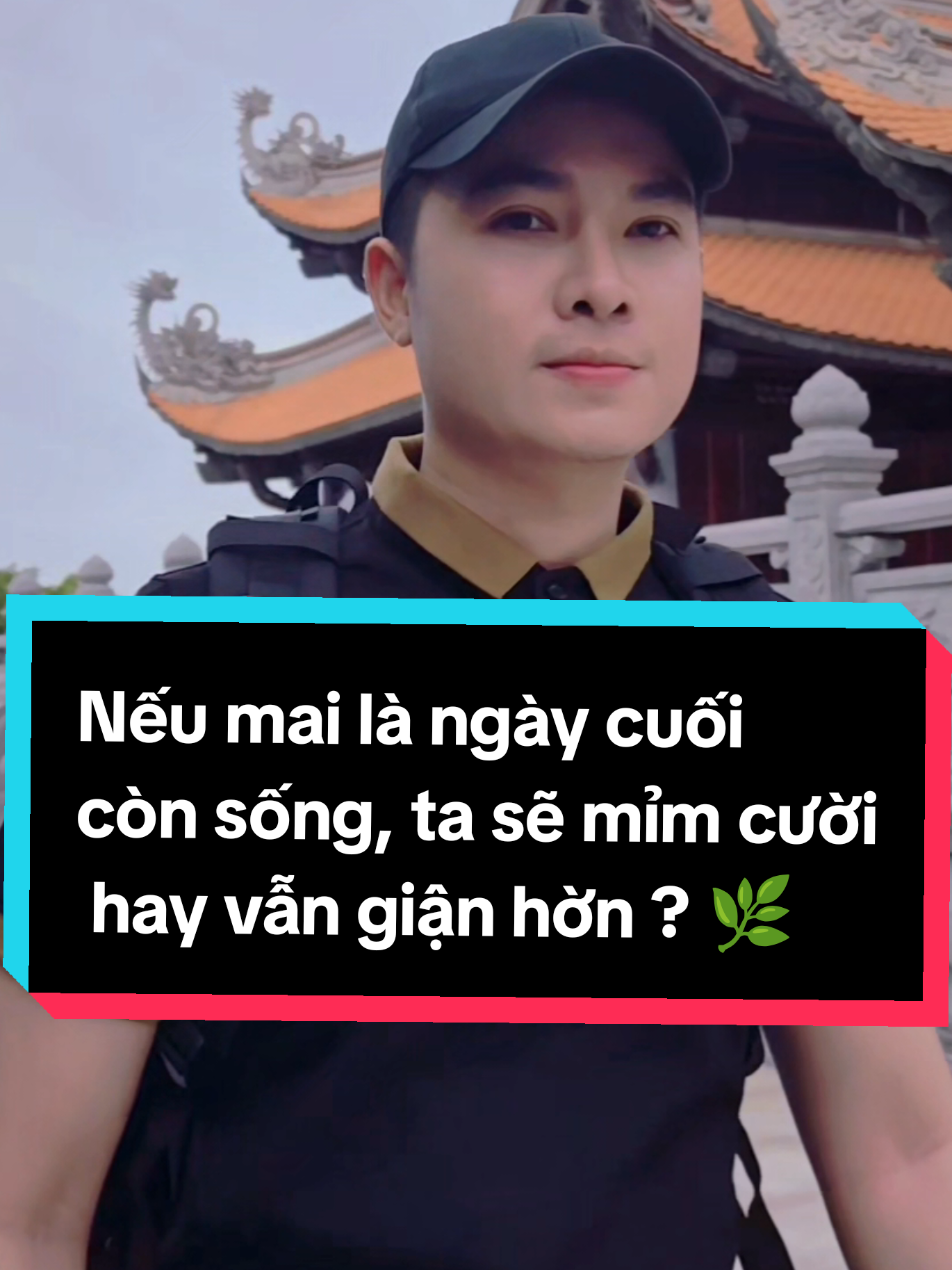 Thời gian của kiếp người thật ngắn ngủi và vô thường, chẳng ai biết mình còn được bao nhiêu năm để sống. Có khi tính bằng 20 năm, 10 năm, 5 năm… nhưng cũng có khi chỉ còn một ngày, một hơi thở. Chính vì thế, điều quan trọng không phải là sống bao lâu, mà là sống thế nào. Ta có thật sự mỉm cười hay chưa? Ta đã tha thứ cho những người làm mình tổn thương chưa? Ta có mở rộng lòng yêu thương để gieo an lành cho chính mình và cho người khác chưa? Đức Phật dạy: “Một ngày sống trong chánh niệm, tỉnh thức, đáng quý hơn trăm năm sống trong vô minh.” Vậy nên, thay vì tính đếm thời gian còn lại, hãy sống trọn vẹn cho hôm nay. Mỉm cười nhiều hơn để tâm được an, tha thứ nhiều hơn để lòng nhẹ nhõm, yêu thương nhiều hơn để đời bớt khổ đau. Bởi cuối cùng, khi trở về với cát bụi, ta chẳng mang theo được gì ngoài những nghiệp lành và tình thương mình đã gieo trên cuộc đời này.