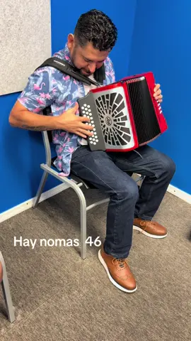 Efraín 46 - nunca es tarde para aprender #melodybandacordeonclass #clasesdeacordeon #dallastx #escuelademusica #clases 