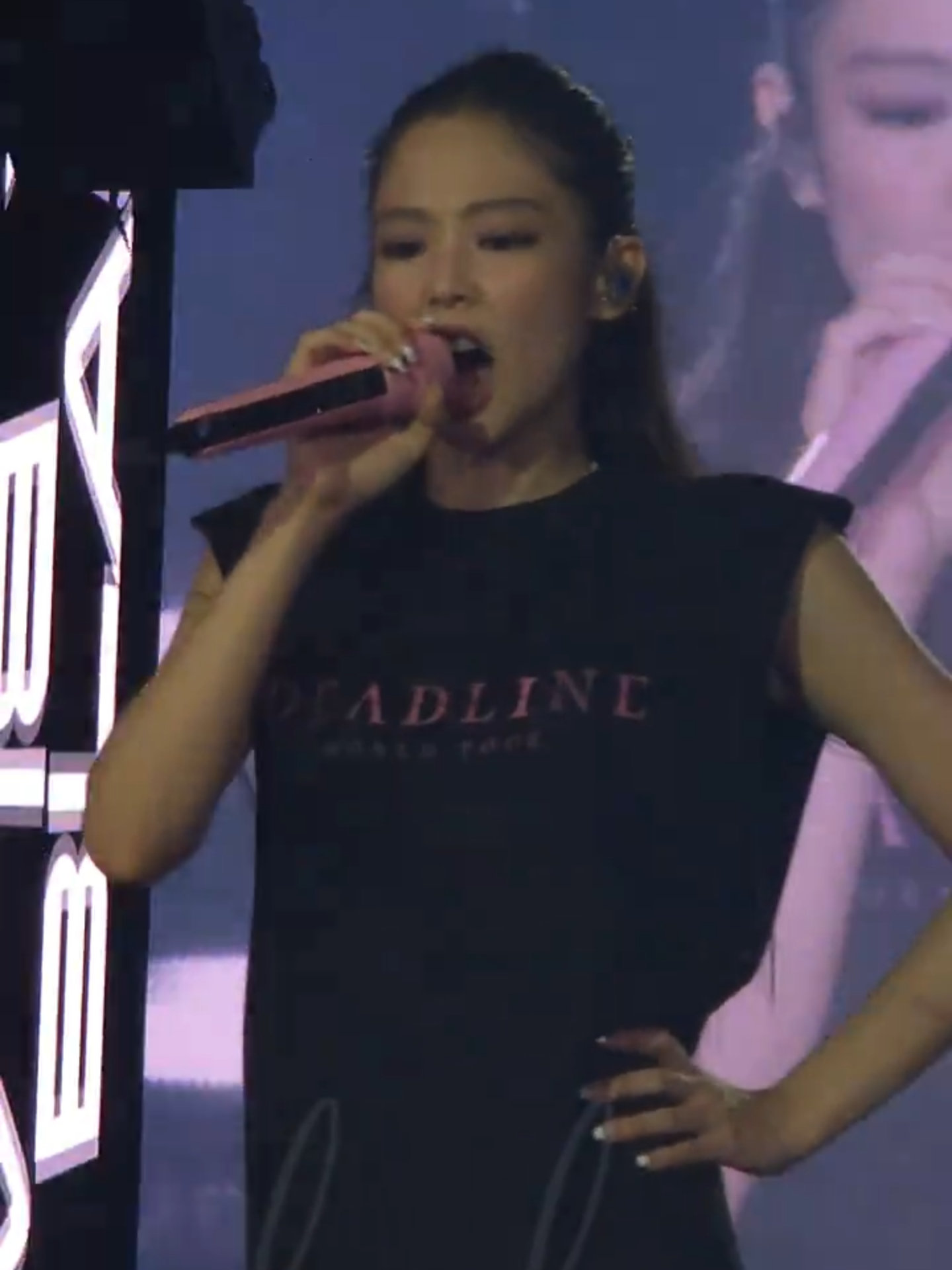 Rap Ni, the storm output is expressionless and managed hhhhhh.#jennie #gold jenny #blackpink #blackpink world tour #straight shot
