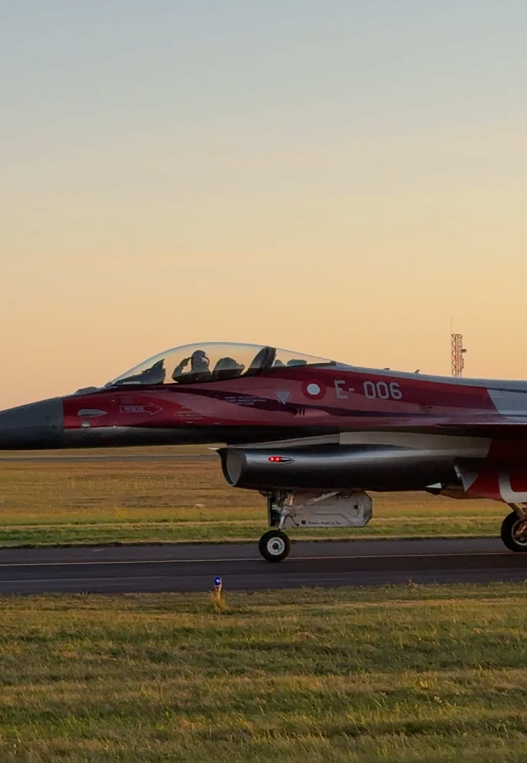 TEO after his display at Roskilde Airshow #military #aviation #fighterjet #royaldanishairforce #f16fightingfalcon 