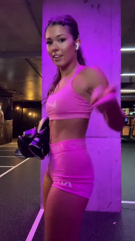 #femaleboxer 