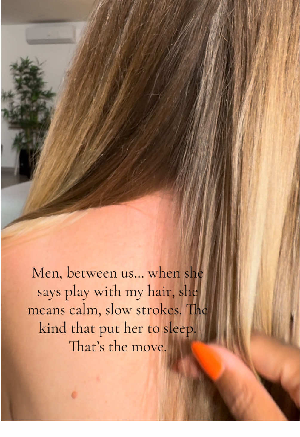 Men… Soft, lazy, scalp-tingly strokes. Not knots, not tug-of-war. Get it right, and she’ll melt in minutes. Thank me later  #hairplay #asmrhair #hair #relaxing #asmr_tingles 