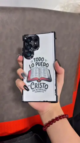 Cuando sientas que el mundo pesa... recuerda QUIEN está contigo. 🙌 ¿Cuál es tu versículo de fuerza? ⬇️ #videowave #Biblia #christianity #jesus #tiktokshoplabordaysale 
