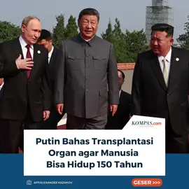 Presiden China Xi Jinping, Presiden Rusia Vladimir Putin, dan Pemimpin Korea Utara Kim Jong-un terekam sedang berbincang soal keterbatasan usia manusia dan sejauh mana umur bisa diperpanjang.  Momen langka ini terjadi menjelang parade Hari Kemenangan di Beijing, Rabu (3/9/2025), dan tertangkap melalui mikrofon yang masih menyala. Dalam rekaman tersebut, Putin diduga mengatakan, “Dengan perkembangan teknologi, organ manusia akan terus bisa ditransplantasi, sehingga orang dapat menjadi semakin muda, bahkan mencapai keabadian.” Xi kemudian terlihat menimpali, “Diperkirakan pada abad ini, manusia mungkin bisa hidup hingga 150 tahun.” Kreatif: Jessica Meisya Kurnia Produser: Elizabeth Ayudya Ratna Rininta ~J #XiJinping #Putin #KimJongUn #VictoryDayParade ##texvid 