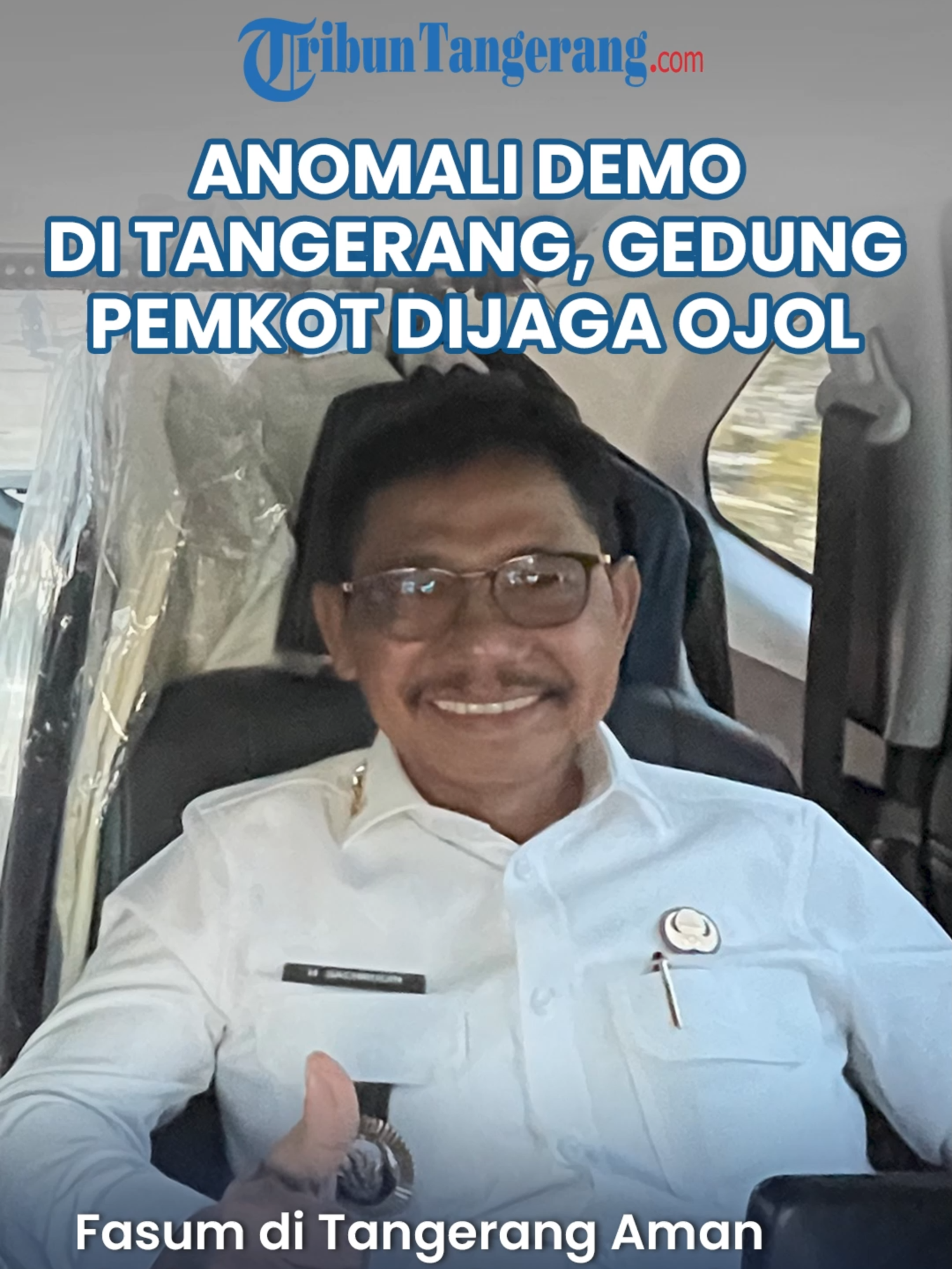 Di Kota Tangerang, gedung pemerintah kota dan gedung Dewan Perwakilan Rakyat Daerah atau DPRD-nya dijaga para ojek online. Apa saja yang dilakukan hingga situasi di Kota Tangerang tetap kondusif? Simak wawancara eksklusif TribunTangerang dengan Wali Kota Tangerang Sachrudin:  https://youtu.be/w3Fr2kLd_HY?si=eXEuQl07txEVaA5a Jangan lupa follow akun sosial media TribunTangerang.com untuk mendapatkan beragam informasi terkini dan updatenya: YouTube: https://www.youtube.com/@tribuntangerang Facebook: https://www.facebook.com/TribunnewsTangerang/ Saluran WhatsApp: https://whatsapp.com/channel/0029VaZ0fhb3LdQSSdO9AS1s TikTok: https://www.tiktok.com/@tribuntangerang?lang=en Instagram: https://www.instagram.com/tribun.tangerang/ #demo #demonstrasi #pelajar #dpr #polisi #tangerang #tribuntangerang #kotatangerang #tangsel #tangerangselatan #kabupatentangerang #gubernur #banten
