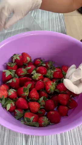 Pakai strwberry fresh ya kak, NO FROZEN FROZEN 💖💞🥰 #xyzabc #fyp #strawberryroll #dprri #fypシ 
