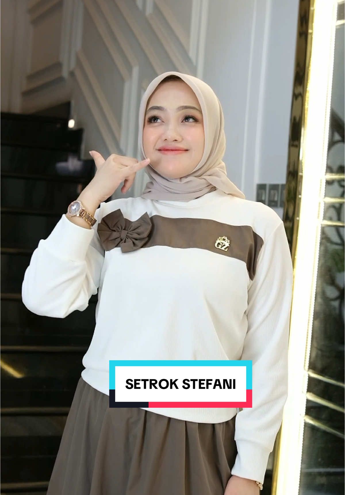 Yang mau kembaran sm aku pake setrok cantik ini bisa cek keranjang bebcan. Dijamin keliatan 10tahun lebih muda kalo pake ini😋🤍 #fashion #OOTD #debylianti #gwenza 
