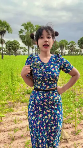 ဒီသီချင်းသံကြားရင်တစ်ရွာလုံးဝက်သားကျွေးချင်လာရော😆