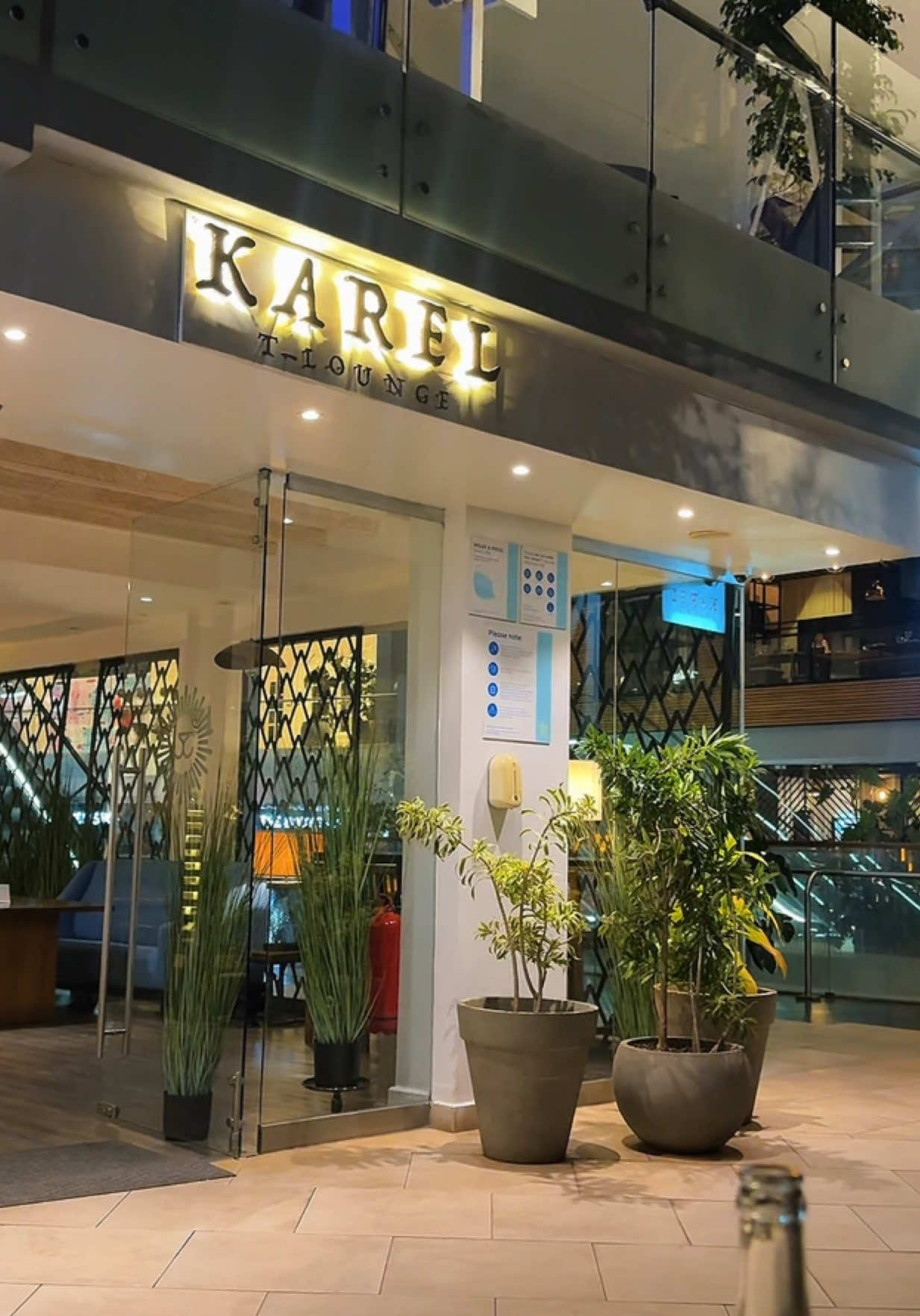 📍Karel T lounge  Overall experience 8/10 #restaurants #solodate #nairobirestaurants 