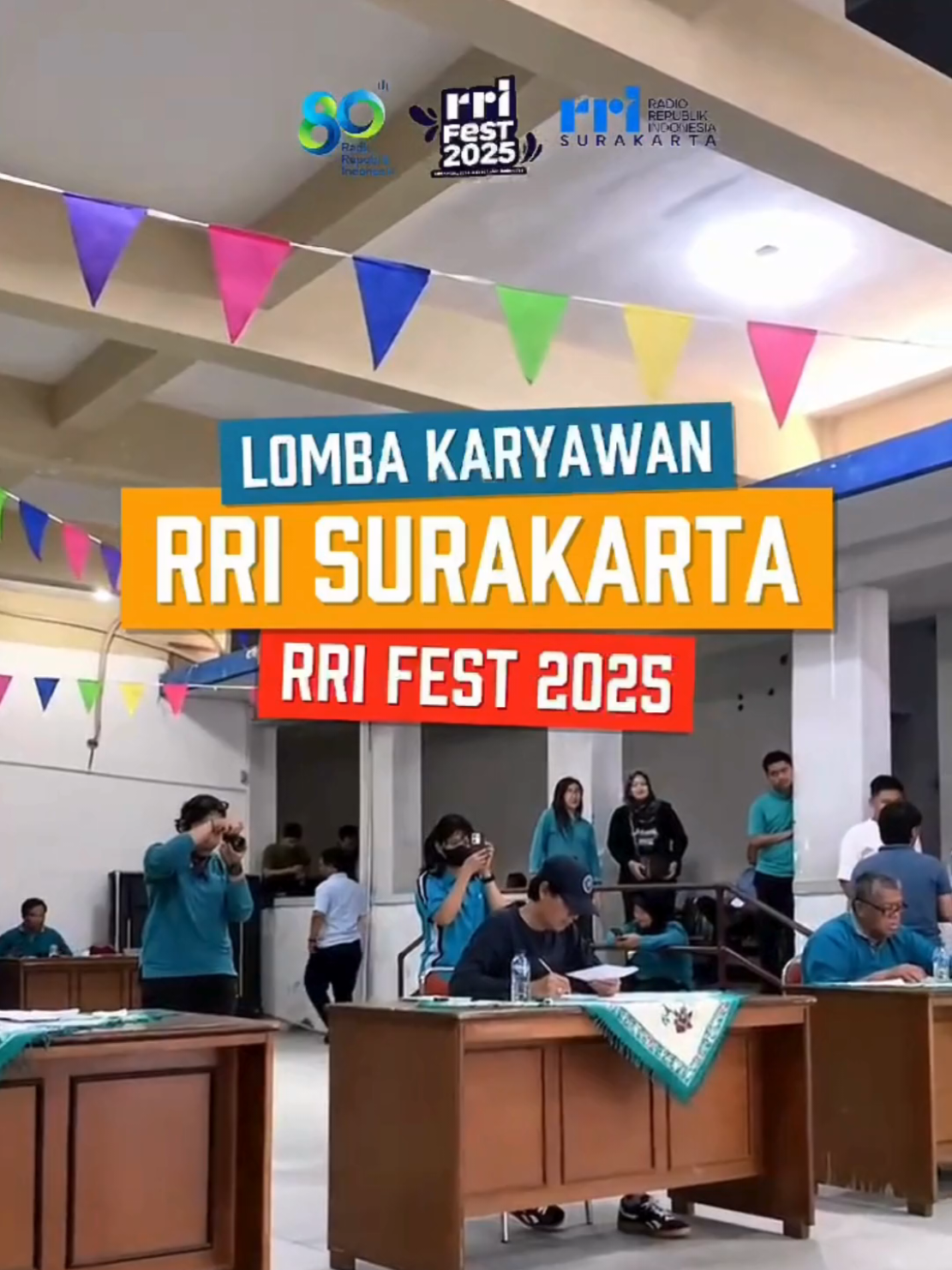 Lomba seru, tawa lepas, dan makan bareng!  Begini serunya lomba antar karyawan yang menjadi rangkaian RRI FEST 2025 RRI Surakarta. Asst. Editor: Shitara Raudhotul Jannah  Co. Editor: Maya Produser Pelaksana: Dinar Rusydiana Produser: Muhammad Arifin Yuk, dengarkan RRI Surakarta dan download aplikasi 